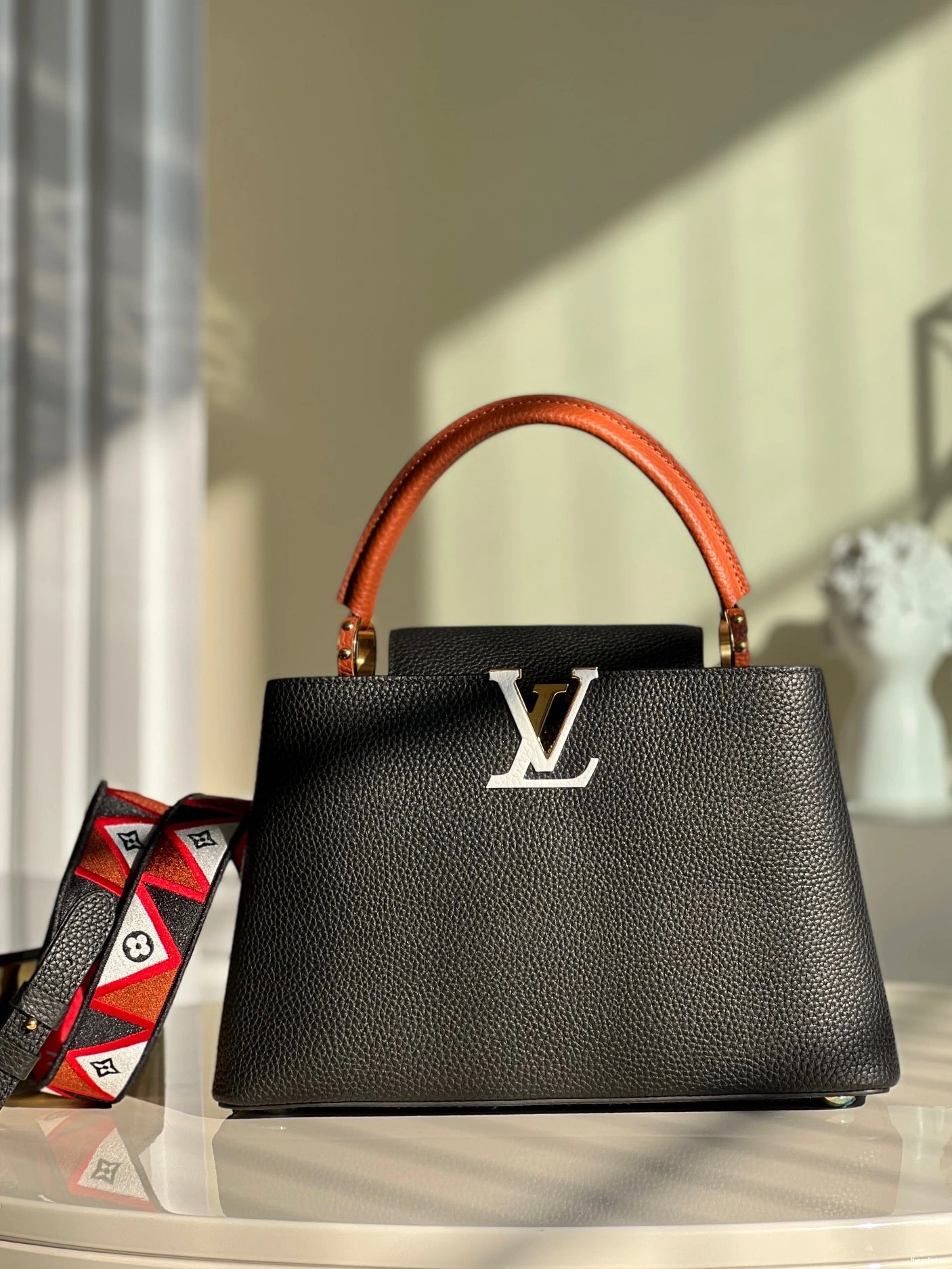 MM LOUIS VUITTON CAPUCINES 0813